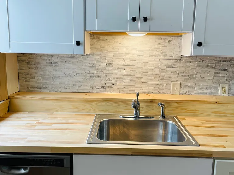 148 Russell St #2 — Photo 4