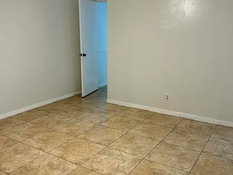 5672 Biscayne Dr — Photo 3