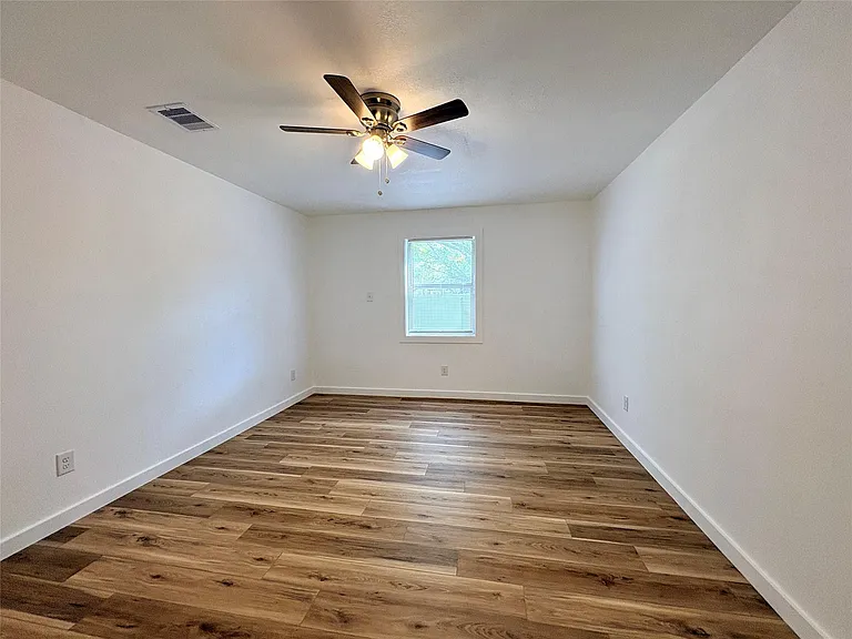 3206 Avenue K — Photo 17