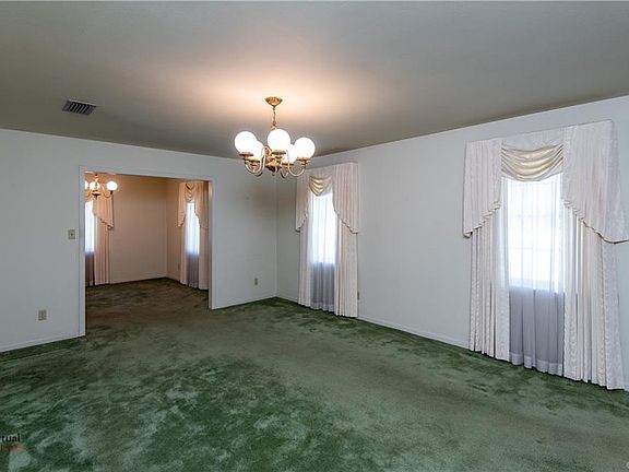 4th image of 2733 Millard St