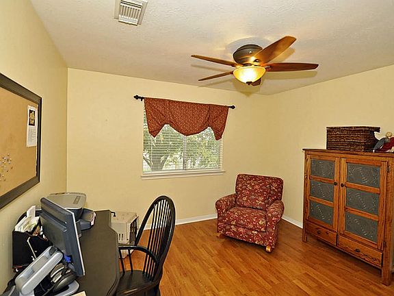 4th image of 3611 Lauderwood Ln