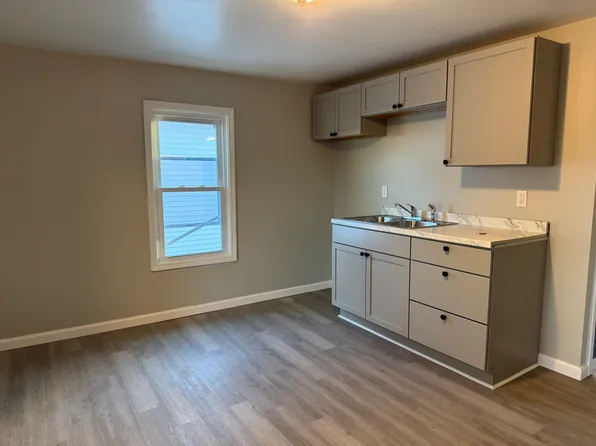 744 17th St #2, Niagara Falls, NY 14301