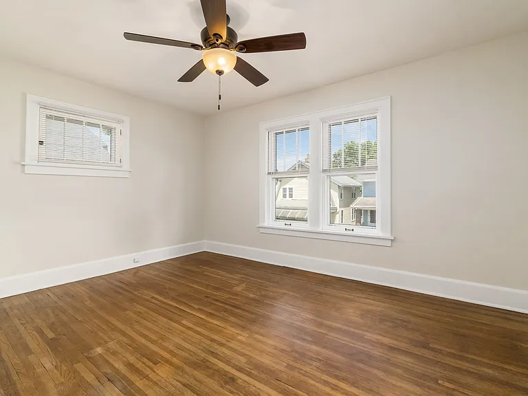 41 W California Ave — Photo 26