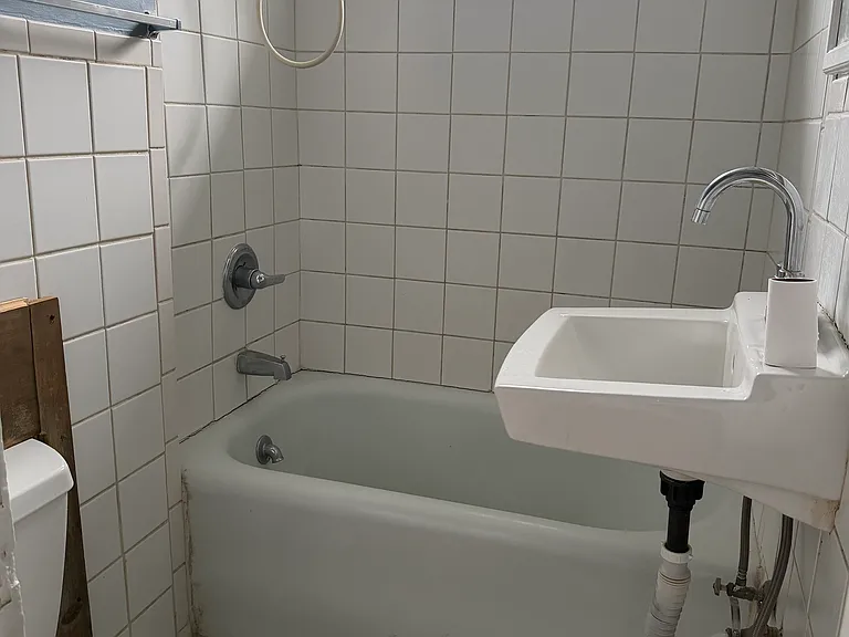 21 Holmes Ave #3 — Photo 5
