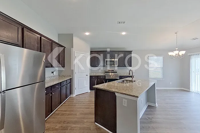 102 Saint Matthew Way — Photo 7