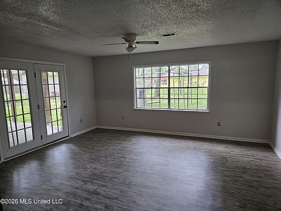 5th image of 2710 E Angela Cir
