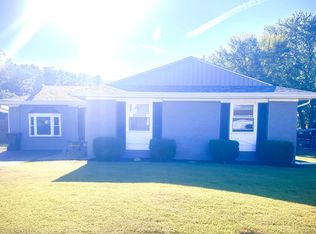 1409 McElroy Dr, Boonville, IN 47601