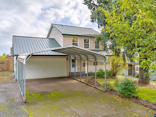 700 NW Willamina Dr, Willamina, OR 97396