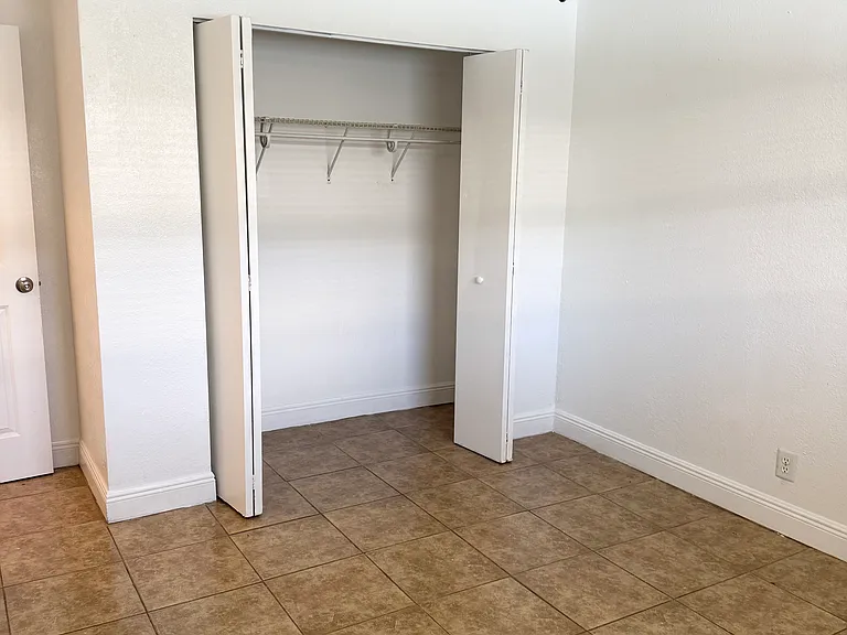 356 SW 2nd Pl #3 — Photo 8