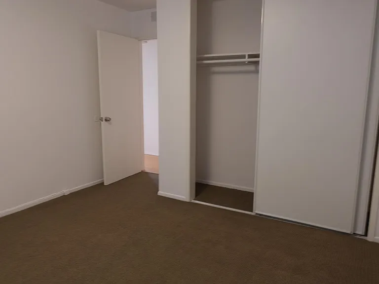 546 N Flores St #6 — Photo 33