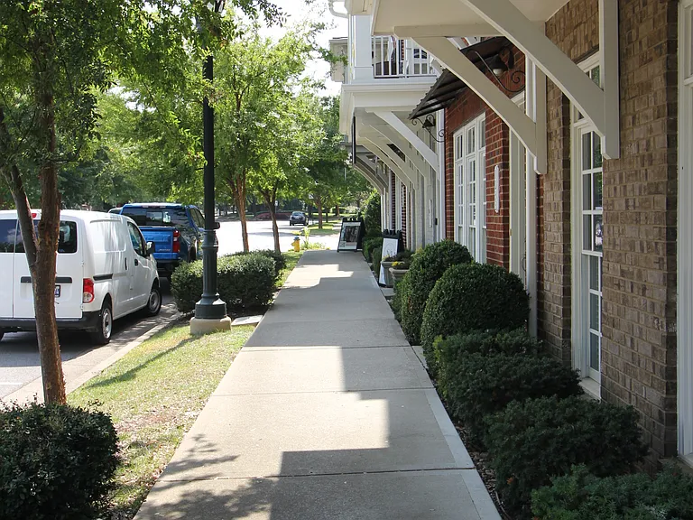 1031 Westhaven Blvd — Photo 4