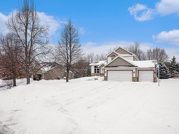 3rd image of 107 Shepherdia Ct