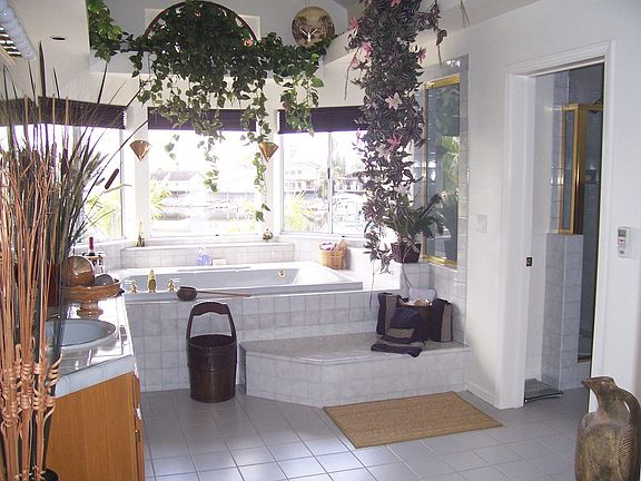 Paradise master bath