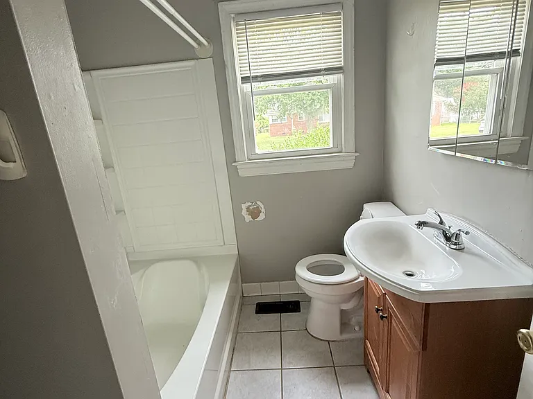 1530 Slater Ave — Photo 9