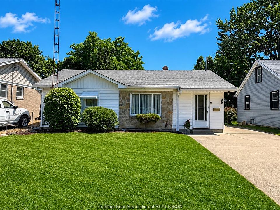 1st image of 32 Warwick Dr