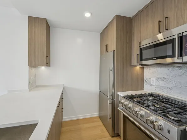 200 West 60th Street image 15 of 46