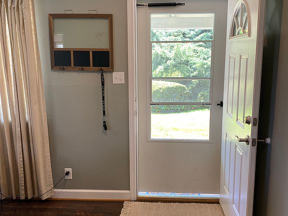 2nd image of 510 Perry St #510