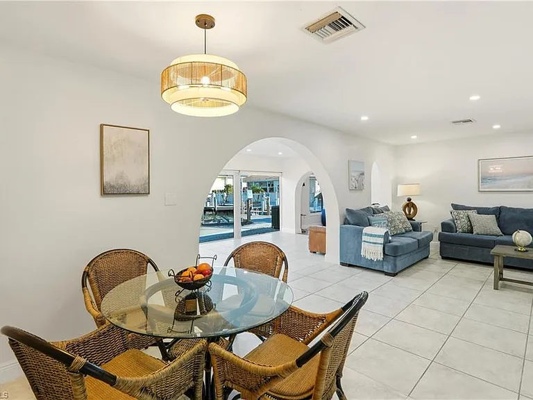 339 Landmark St — Photo 9