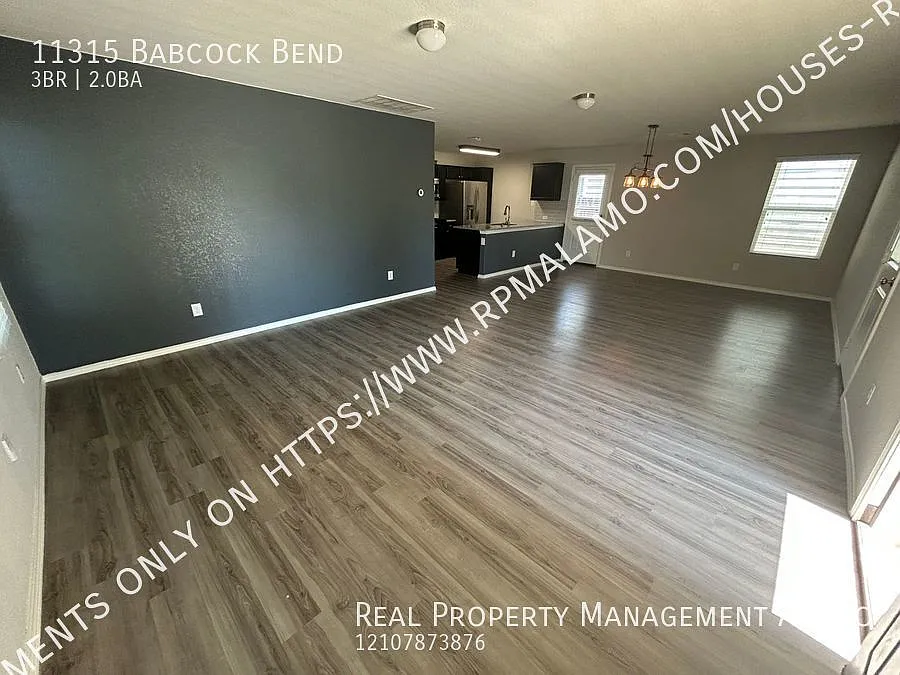 *Coming Soon* Spacious & Energy-Efficient Home With Beautiful Backyard Deck Near Utsa! — Photo 4