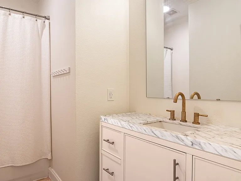 11388 Blackhawk Dr — Photo 24