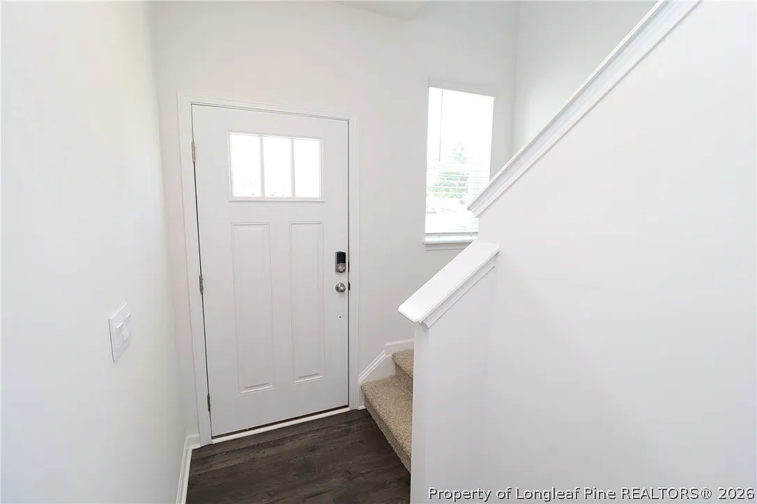 3 bed, 2.5 bath, 1424 sqft, $1,795 — Photo 2