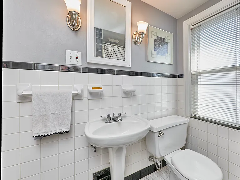 5210 Pernod Ave — Photo 31