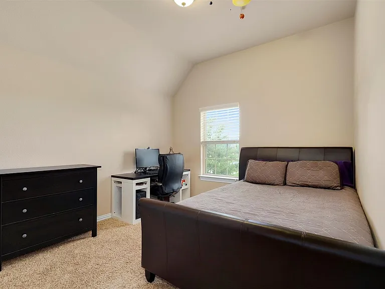 12813 Sherbrooke Dr — Photo 32