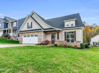 1213 Peake Ln, Knoxville, TN 37922