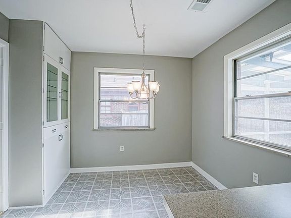 4th image of 1135 E 57th St