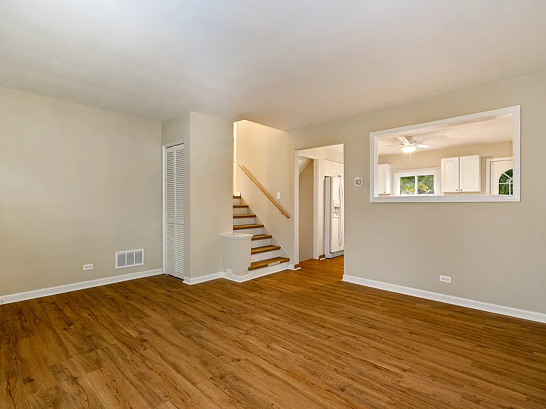 235 W Hickory Rd — Photo 4