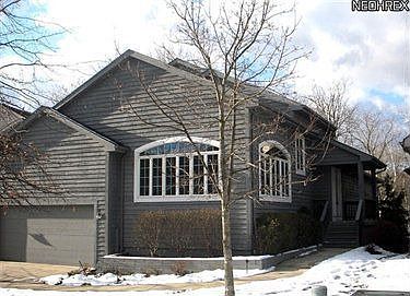 1st image of 90 Riverview Ct