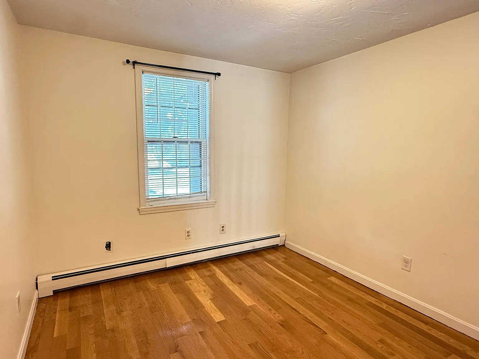 4 bed, $4,500 — Photo 2