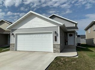 1004 W Barnes Dr, West Fargo, ND 58078