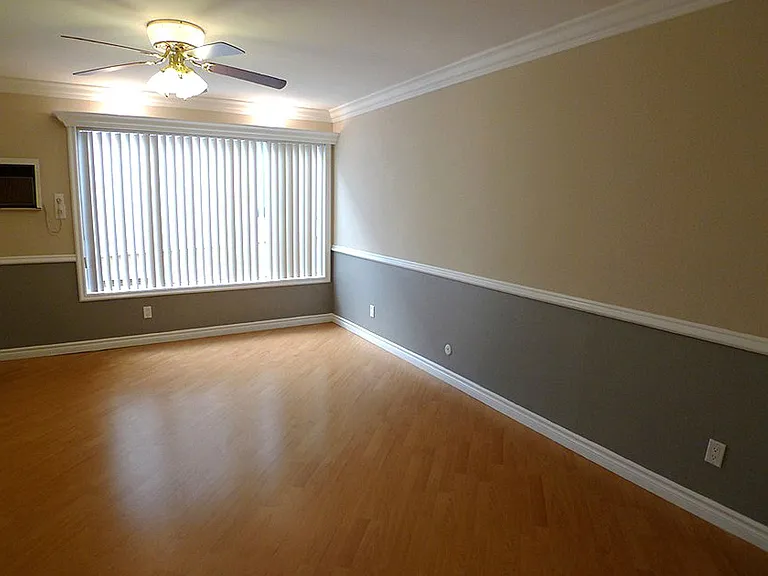 Alhambra @ Studio City Apts. — Photo 11