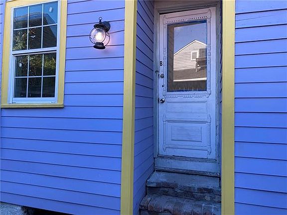 2nd image of 2123 Urquhart St #B