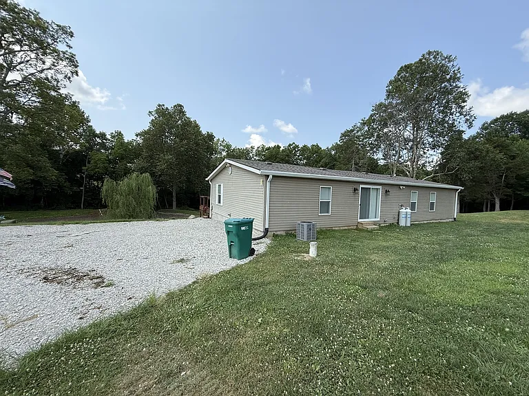 5693 E US Highway 40 — Photo 25