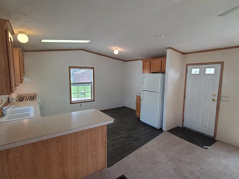 337 Thompson Rd #B01 — Photo 2