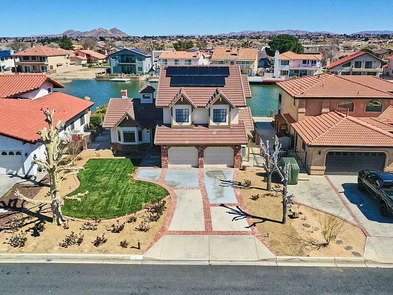 13565 Pyramid Dr — Photo 53