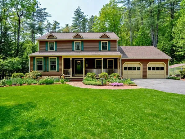 101 Elm St, Pepperell, MA 01463