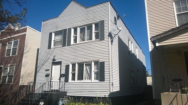 2nd image of 5417 S Hoyne Ave