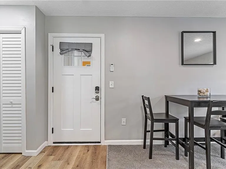 1701 Hawthorne Ave #1B — Photo 6
