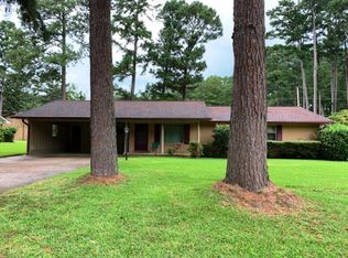 410 Palisade Dr, Camden, AR 71701