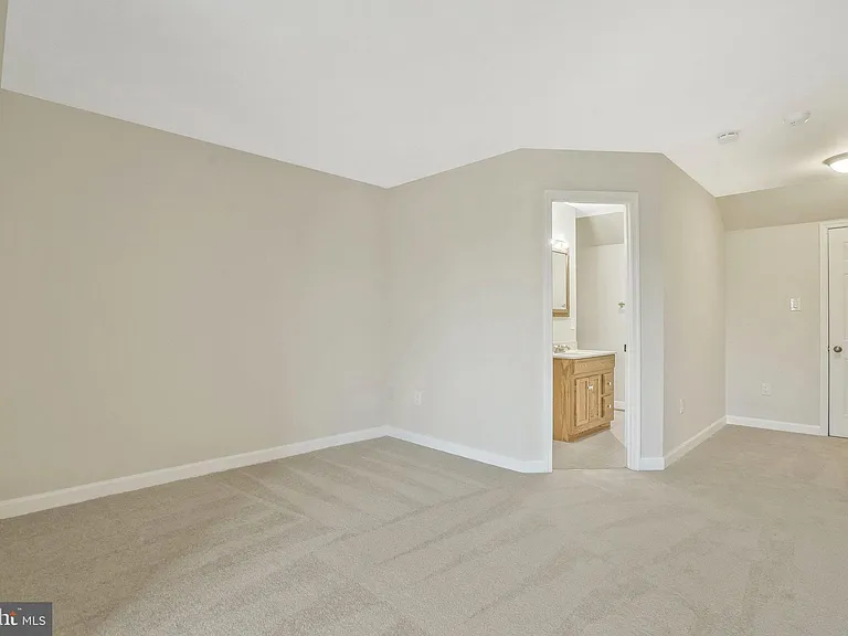 6366 Brampton Ct — Photo 31