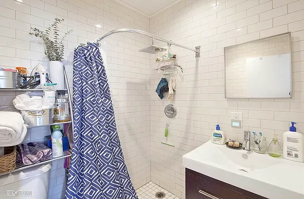 Rented by Nooklyn NYC LLC | media 21