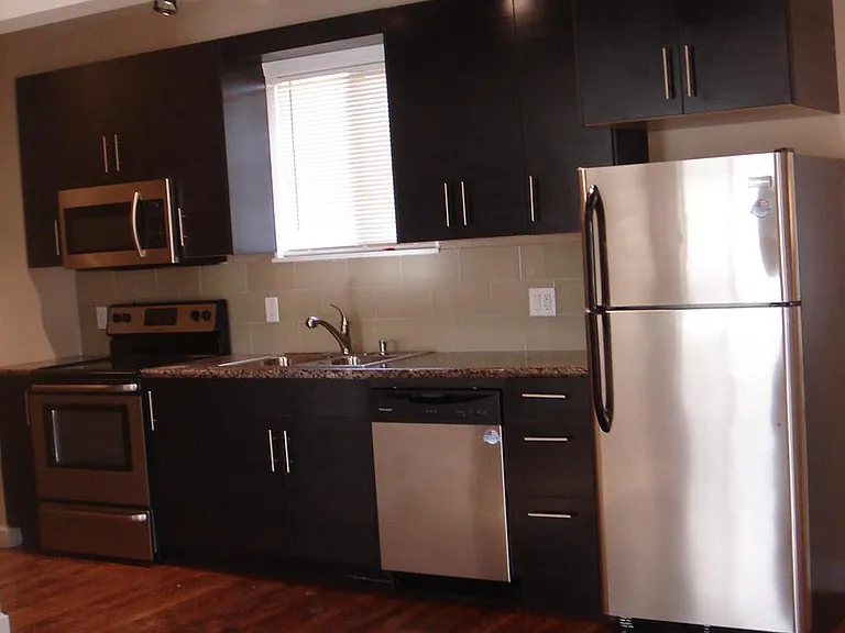 263 S Monroe Ave — Photo 1