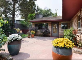 641 NW 9th St, Redmond, OR 97756