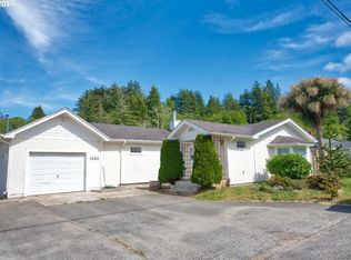 1242 N 8th St, Coos Bay, OR