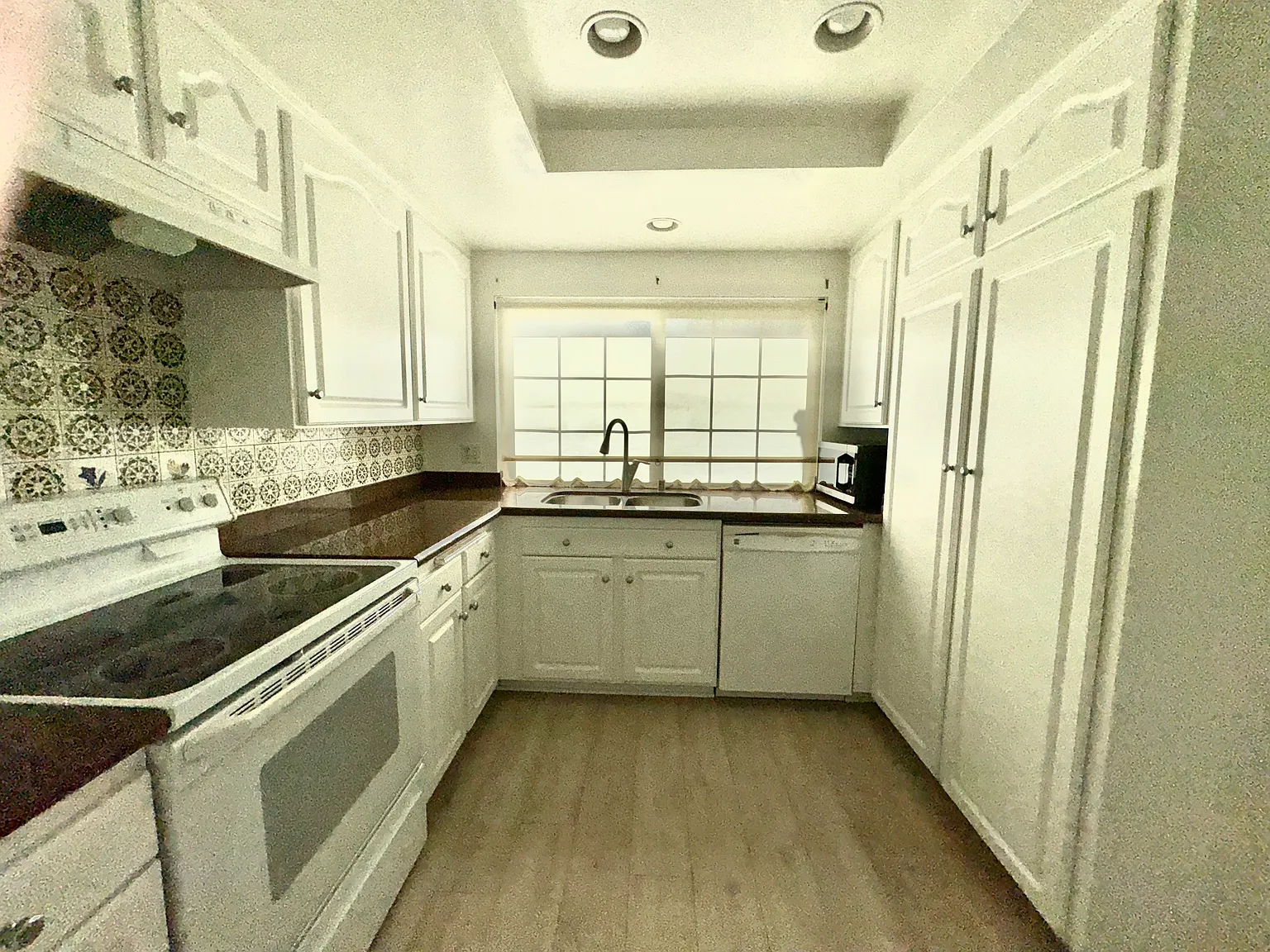 2 bed, 1224 sqft, $4,200 — Photo 4