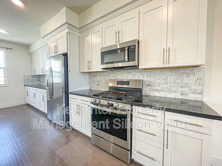 37549 Willow St — Photo 9