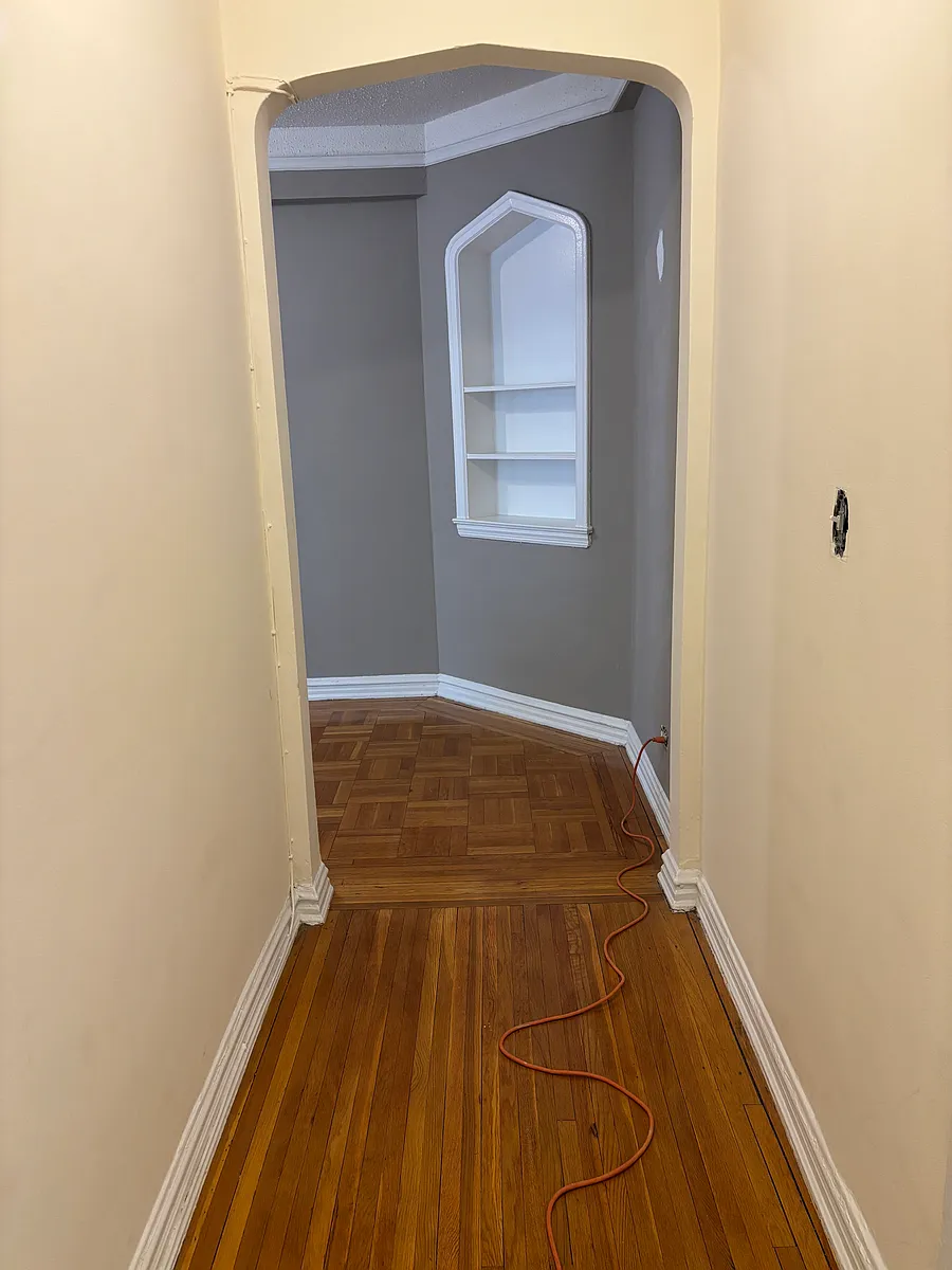 Building Photo - 41-09 41st St #5D